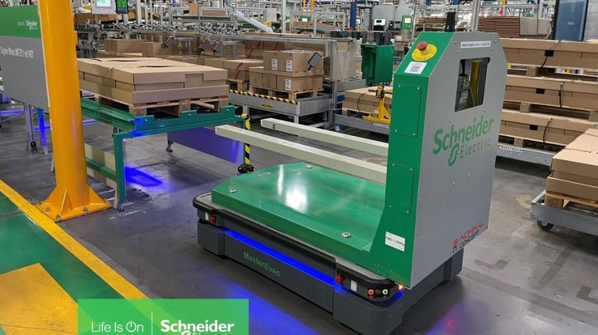 Schneider Electric intègre EcoStruxureTM Machine Advisor sur les AGV du site MasterTech à Moirans (38)